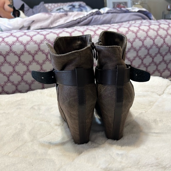 Aldo - Picture 3 of 4